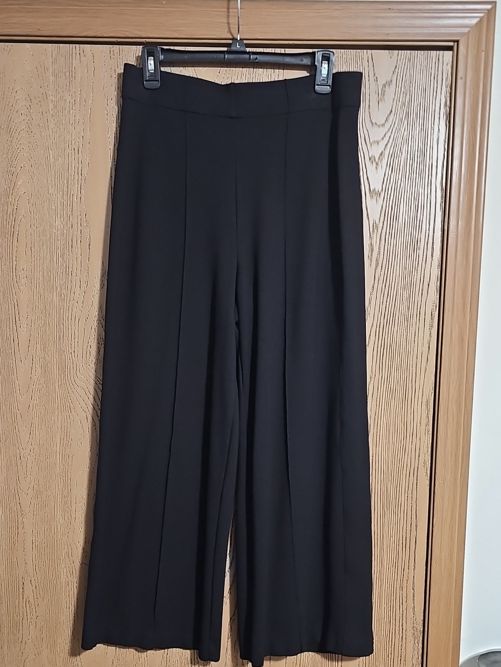 Women's Black Wide-Leg Cropped Pants
